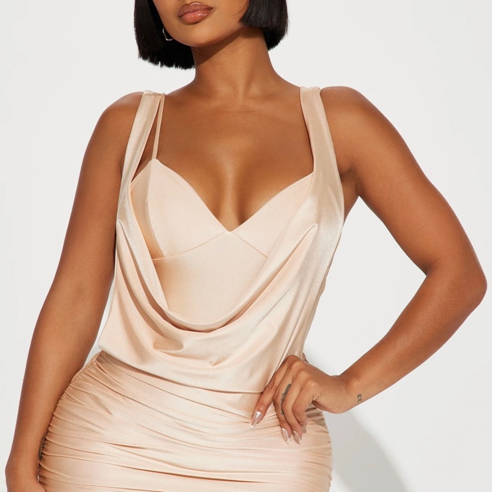 Mesh Gown Set - Picture 3 of 3